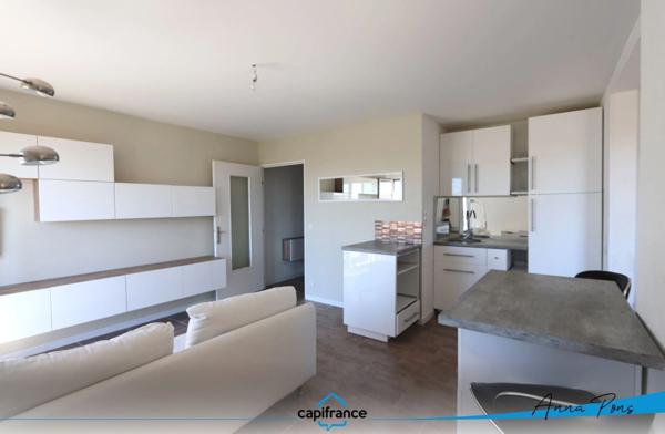 Appartement à vendre Hyères, Vue mer, piscine , Cave et Parking.