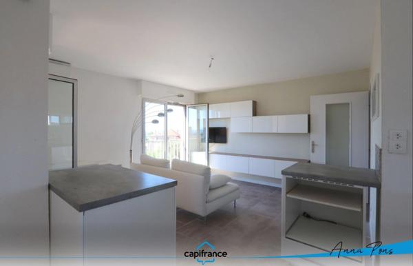 Appartement à vendre Hyères, Vue mer, piscine , Cave et Parking.