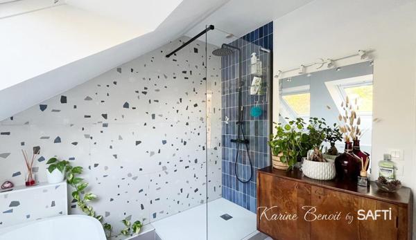 Maison contemporaine de 1990 idéale pour une grande famille en résidence sécurisée.