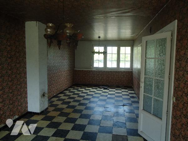 MONS EN BAROEUL MAIRIE 
De type Bel-étage de 108M². Sous-sol complet.