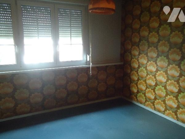 MONS EN BAROEUL MAIRIE 
De type Bel-étage de 108M². Sous-sol complet.