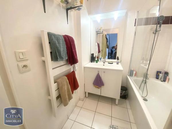 Appartement à louer 2 pièces 47.63m² Valenciennes (59300)