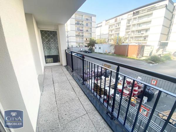 Appartement à louer 2 pièces 47.63m² Valenciennes (59300)