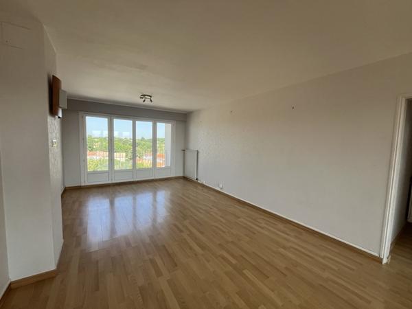 Appartement à louer 720 € CC La Roche-sur-Yon 3 p 75 m² DPE D