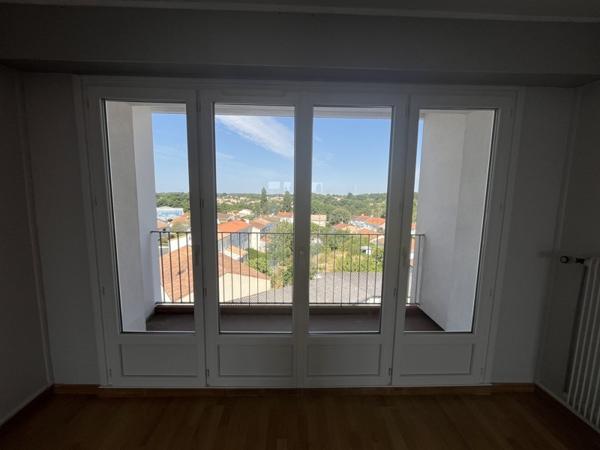 Appartement à louer 720 € CC La Roche-sur-Yon 3 p 75 m² DPE D