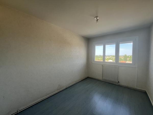 Appartement à louer 720 € CC La Roche-sur-Yon 3 p 75 m² DPE D