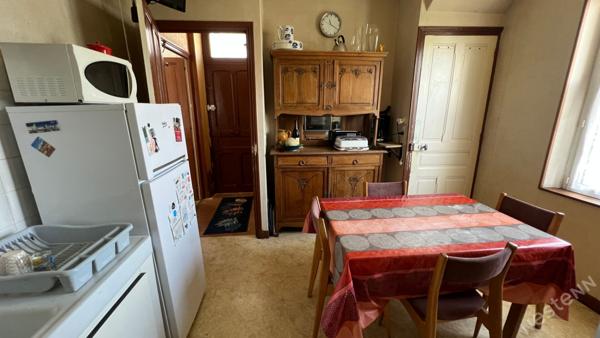 Maison avec beaucoup de potentiel - GARE AURAY