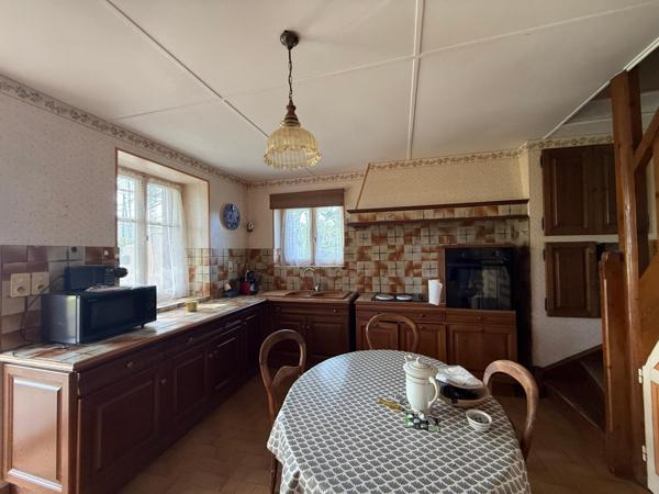 MAISON EN PISE AVEC POTENTIEL