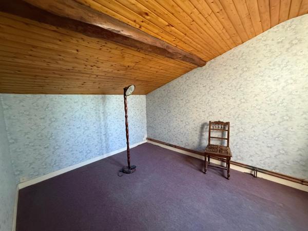 MAISON EN PISE AVEC POTENTIEL