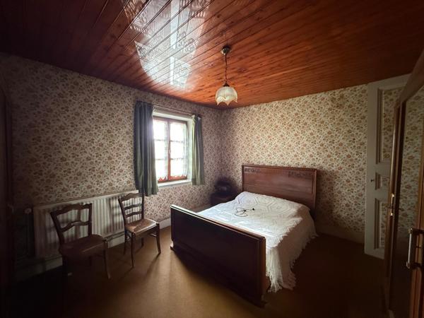 MAISON EN PISE AVEC POTENTIEL