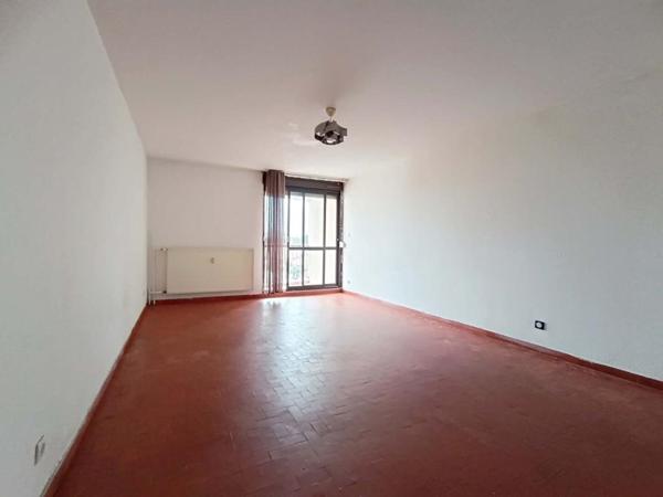 Appartement Saint Martin De Crau 35m2 ET BALCON