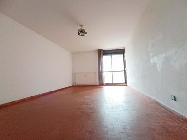 Appartement Saint Martin De Crau 35m2 ET BALCON