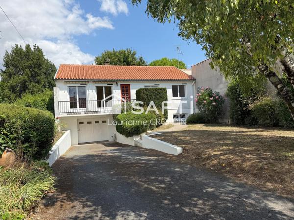 Maison sur sous sol SAINT JEAN D’ANGÉLY - CENTRE