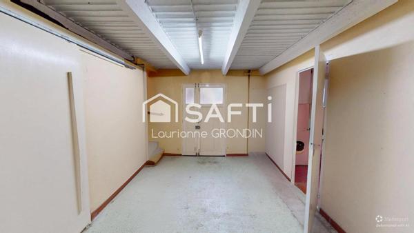Maison sur sous sol SAINT JEAN D’ANGÉLY - CENTRE