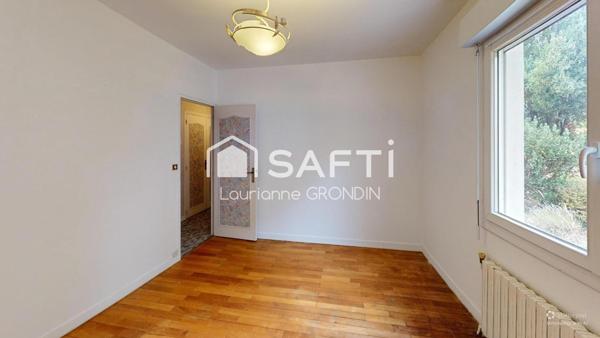 Maison sur sous sol SAINT JEAN D’ANGÉLY - CENTRE