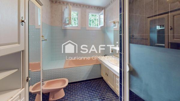 Maison sur sous sol SAINT JEAN D’ANGÉLY - CENTRE