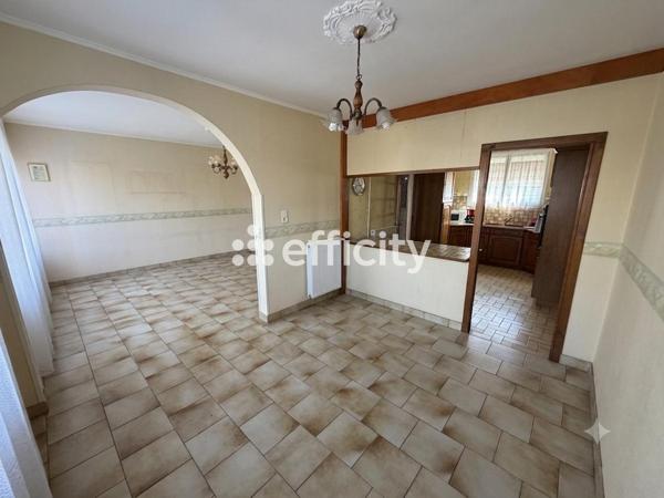 Maison
         5 pièces
        - 90 m² 153 000 € *