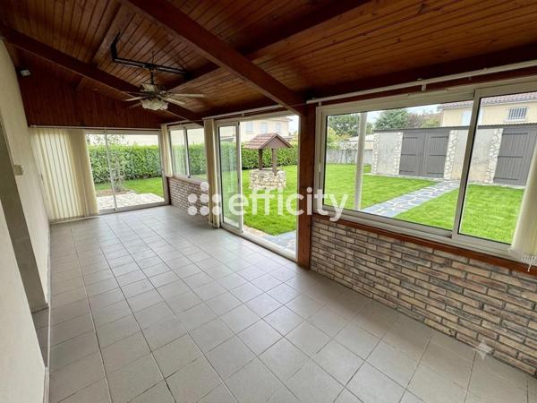 Maison
         5 pièces
        - 90 m² 153 000 € *