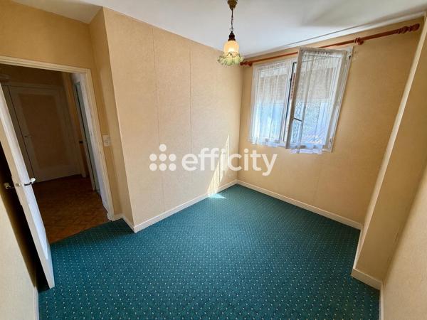 Maison
         5 pièces
        - 90 m² 153 000 € *