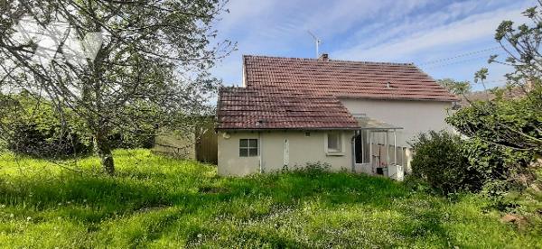 Maison rurale avec jardin et garage