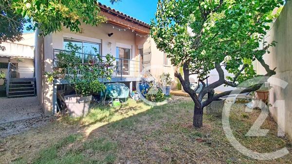 Maison à vendre  5 pièces - 123 m 2   ARLES  - 13
