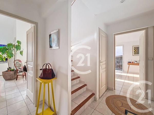 Maison à vendre  5 pièces - 123 m 2   ARLES  - 13