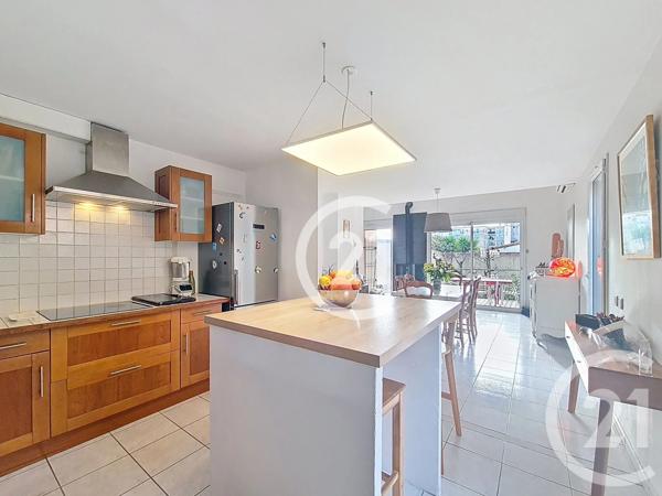 Maison à vendre  5 pièces - 123 m 2   ARLES  - 13