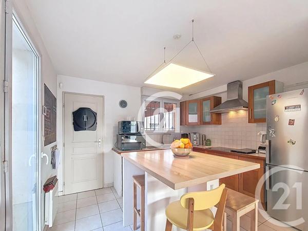 Maison à vendre  5 pièces - 123 m 2   ARLES  - 13