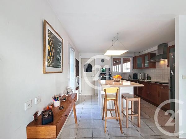 Maison à vendre  5 pièces - 123 m 2   ARLES  - 13
