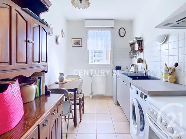 Appartement F2 à vendre  2 pièces - 44,80 m 2   AUBAGNE  - 13