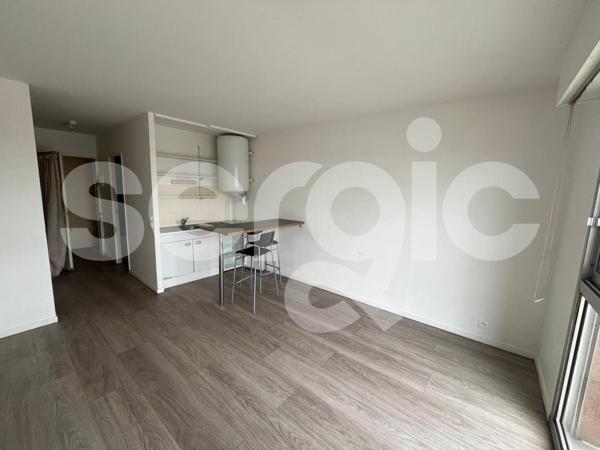 Location 1 Pieces 22 80000 Amiens 25 0840 01 0015
