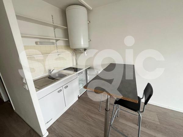 Location 1 Pieces 22 80000 Amiens 25 0840 01 0015