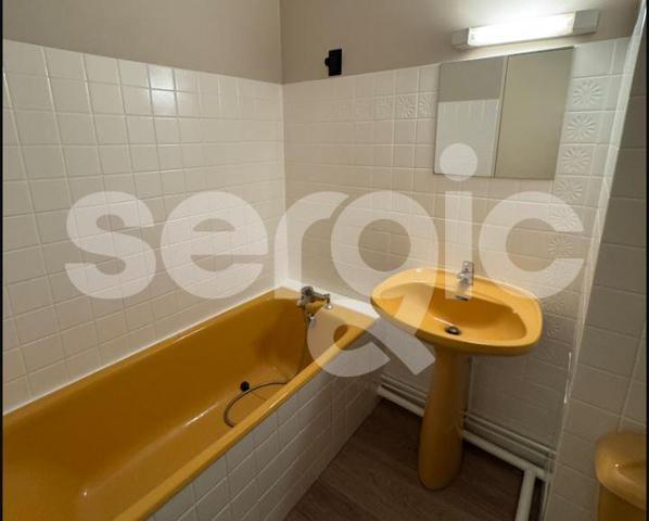Location 1 Pieces 22 80000 Amiens 25 0840 01 0015