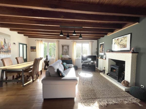 House with 3 bedrooms, barns, work shop, heater pump 125m2