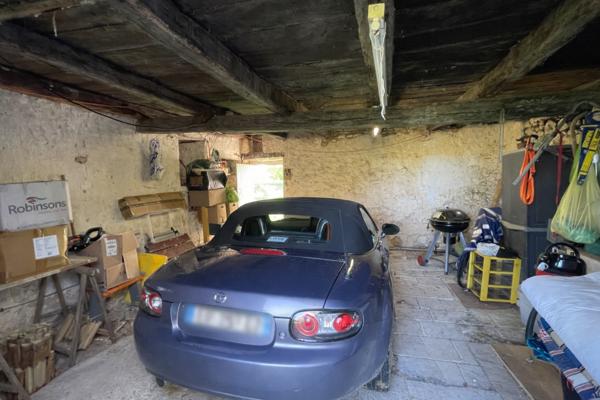 House with 3 bedrooms, barns, work shop, heater pump 125m2