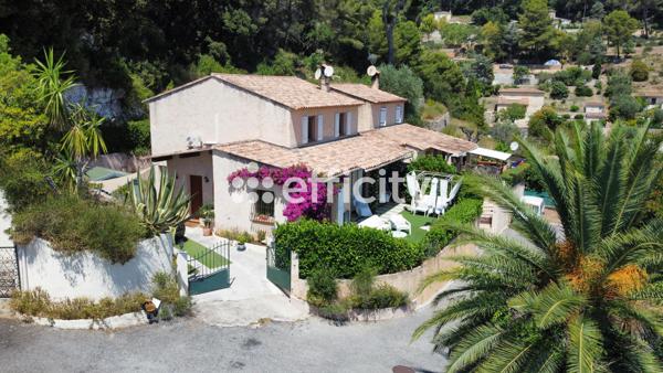 Maison
         5 pièces
        - 130 m² 749 500 € *