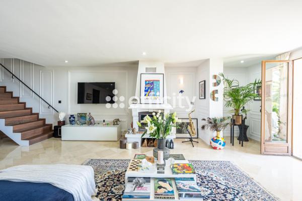 Maison
         5 pièces
        - 130 m² 749 500 € *