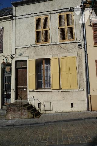 Maison mitoyenne proche centre ville