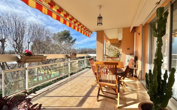 Appartement à vendre    4 pièces • 102,64 m2 Marseille 9