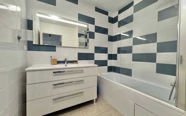 Appartement à vendre    4 pièces • 102,64 m2 Marseille 9