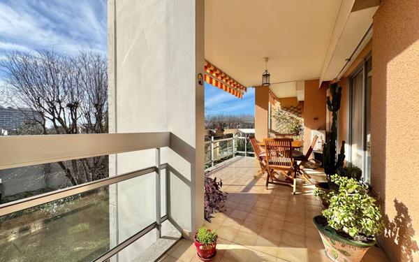 Appartement à vendre    4 pièces • 102,64 m2 Marseille 9