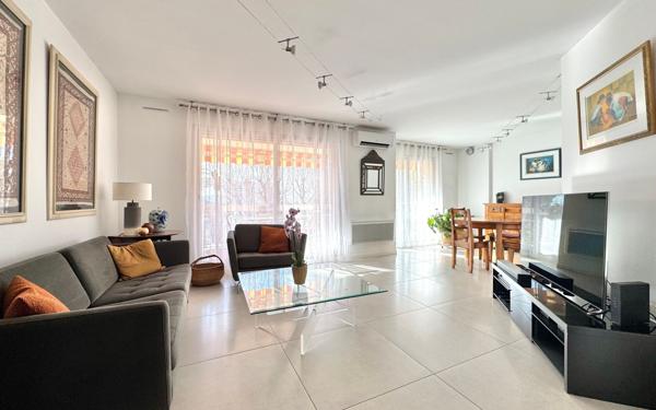 Appartement à vendre    4 pièces • 102,64 m2 Marseille 9