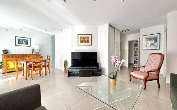 Appartement à vendre    4 pièces • 102,64 m2 Marseille 9