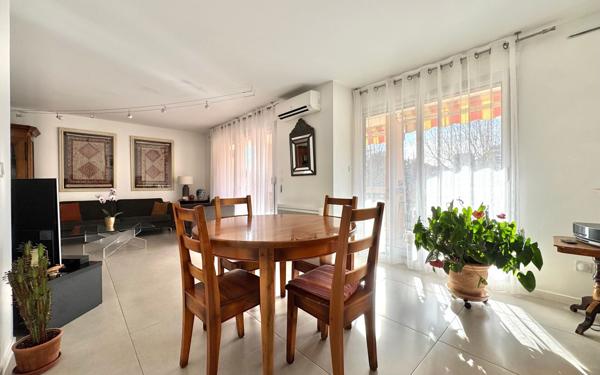 Appartement à vendre    4 pièces • 102,64 m2 Marseille 9