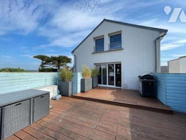 A Vendre à Trégastel (22730) en Côtes-d'Armor (22), une propriété à usage d'habitation et comme...