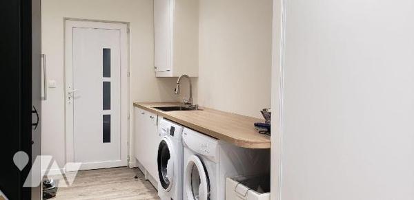 A Vendre à Trégastel (22730) en Côtes-d'Armor (22), une propriété à usage d'habitation et comme...