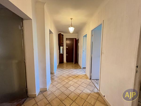 Appartement à vendre Nantes - 5 pièces, 108m² avec 3 chambre(s) à 199 000€ - AJP Immobilier Nantes Nord