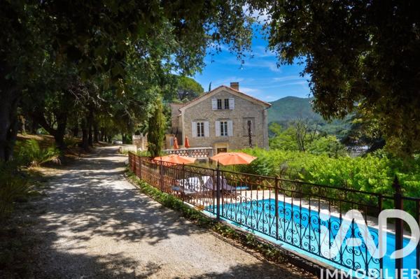 Maison à vendre 15 pièces 303,3 m² Nyons