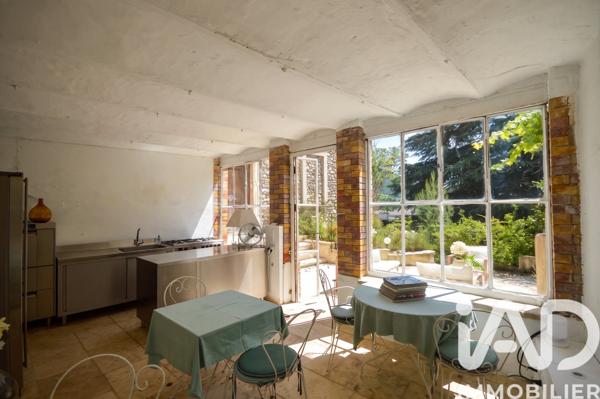 Maison à vendre 15 pièces 303,3 m² Nyons