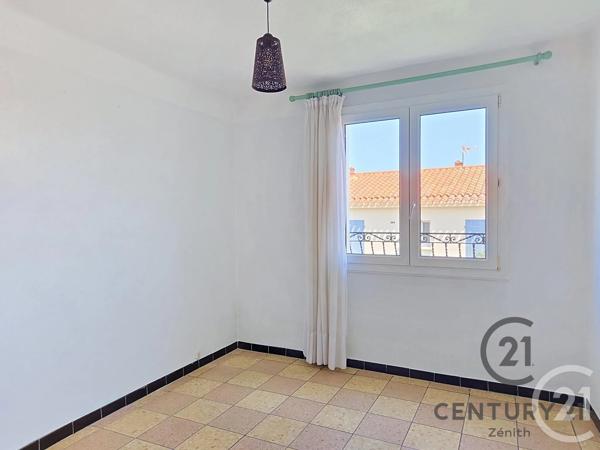 Maison à vendre  6 pièces - 142 m 2   LE BARCARES  - 66